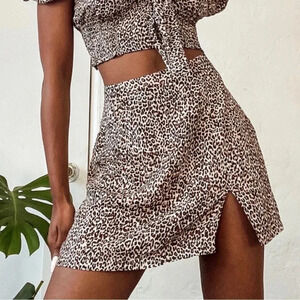 Lulus | Fiercely In Love Leopard Mini Skirt Side Zip Lined EUC